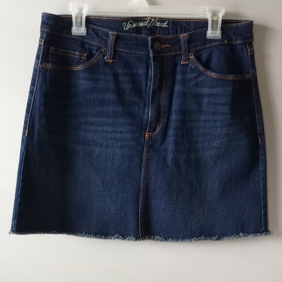 'Universal Thread' Demin raw hem Five pocket Denim Skirt Size 10 NWOT - Picture 2 of 9